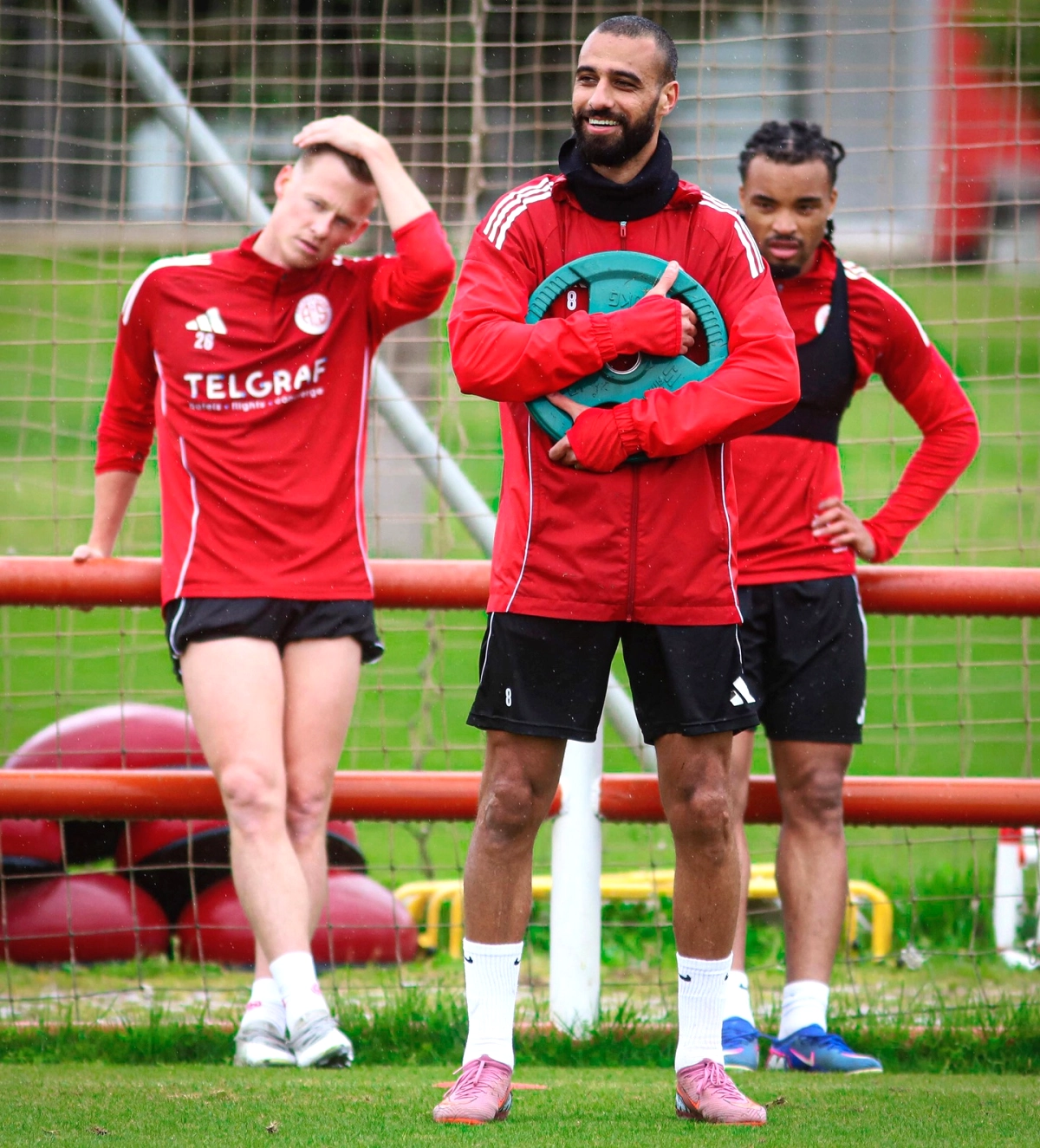 Hesap.com Antalyaspor, Yağmur Altında Lig Hazırlıklarına Devam Ediyor