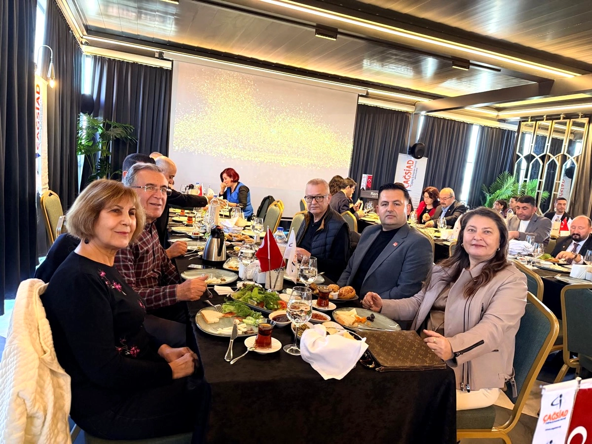 Kemer Belediyesi Temsilcisi, Antalya İş Dünyası ile Bir araya geldi