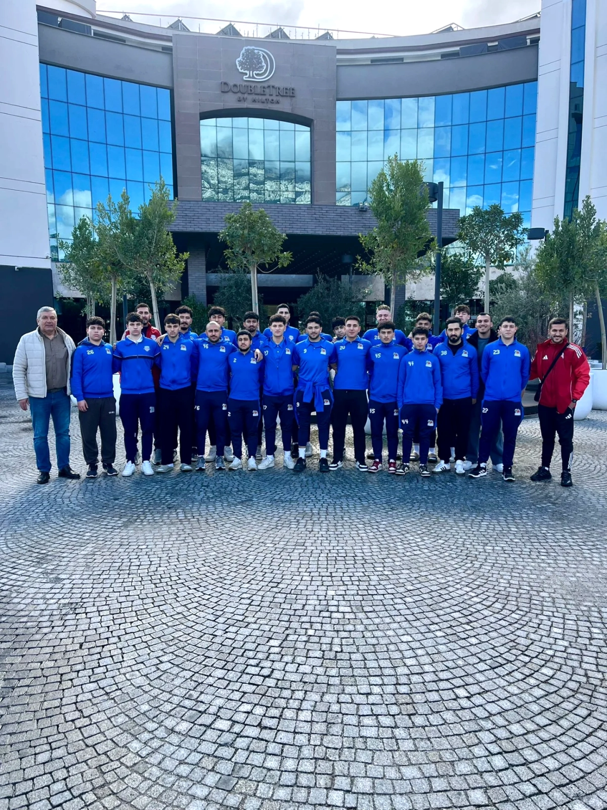 Park Antalya Maçı Evvelsi Kemer A Takımı Hilton’da Kahvaltıda Bir araya geldi