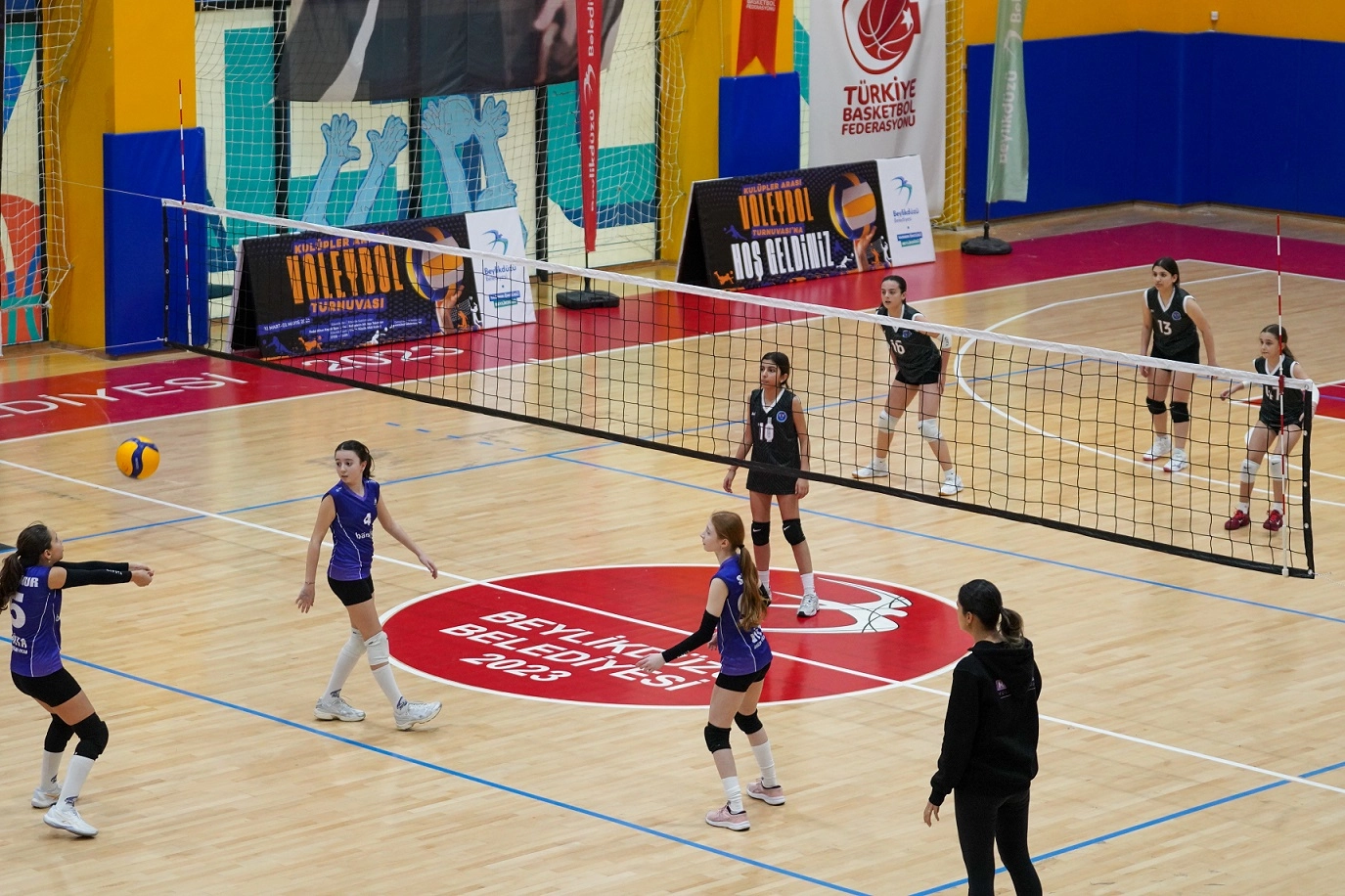 İstanbul Beylikdüzü’nde Voleybol Turnuvası Başladı
