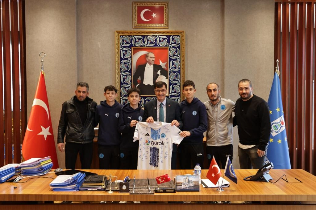Kütahyaspor U-15 Takımı Namağlup Şampiyonluk Sevinci Yaşıyor