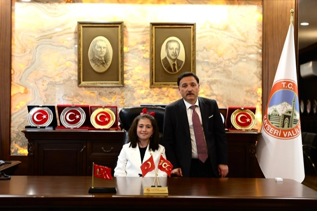 Minik Zeynep Kayseri Valisi gerçekleşti!