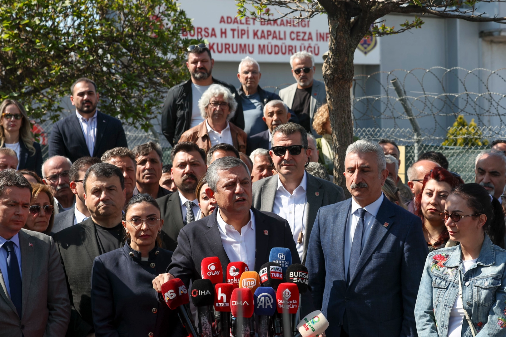 Özgür Özel, Bursa’da tutuklu bulunan Bozbey’i bir araya geldi