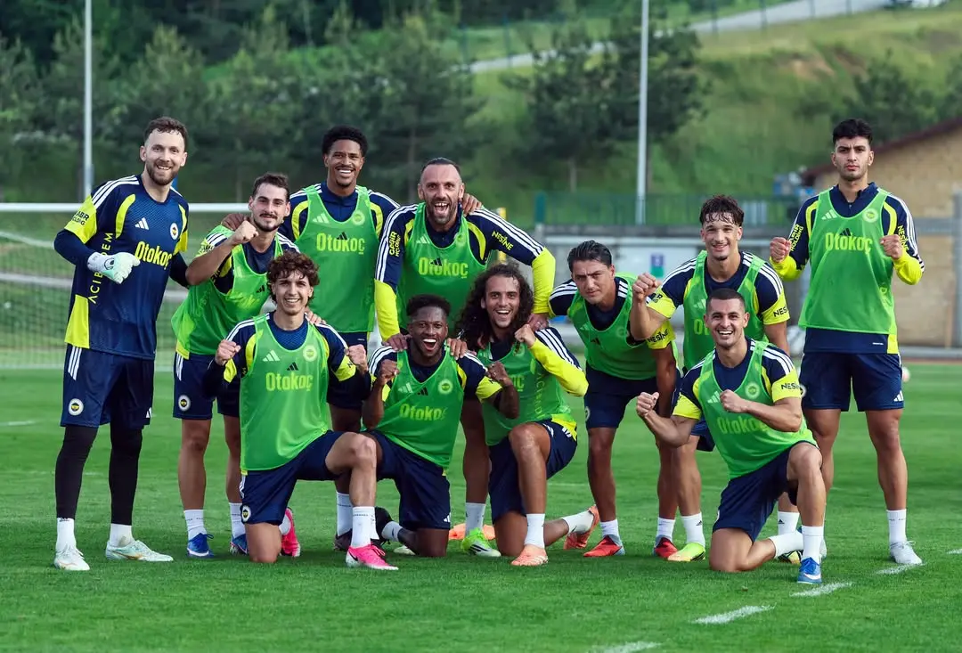 Fenerbahçe Akşam Antrenmanında Moral Depoladı