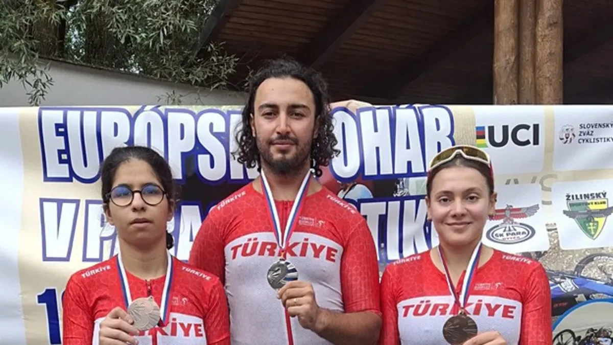 Bakan Osman Aşkın Bak’tan Milli Para Bisikletçilere Tarihi Başarı Tebriği