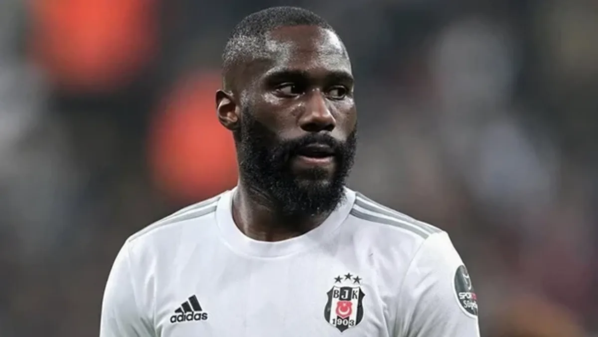 Konyaspor’un sol bek hedefi netleşti: Arthur Masuaku gündemde