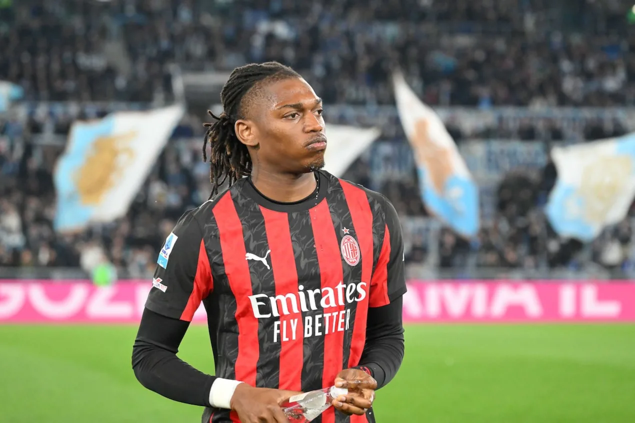 Rafael Leao’dan Şaşırtan Hamle: Sosyal Medyada Transfer Sinyali mi Verdi?